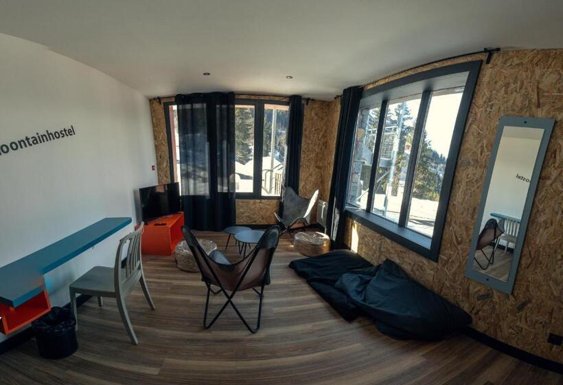 Люкс, Moontain Hostel