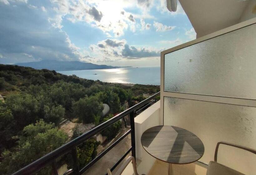 اتاق لوکس با چشم‌انداز دریا, Vila Bello