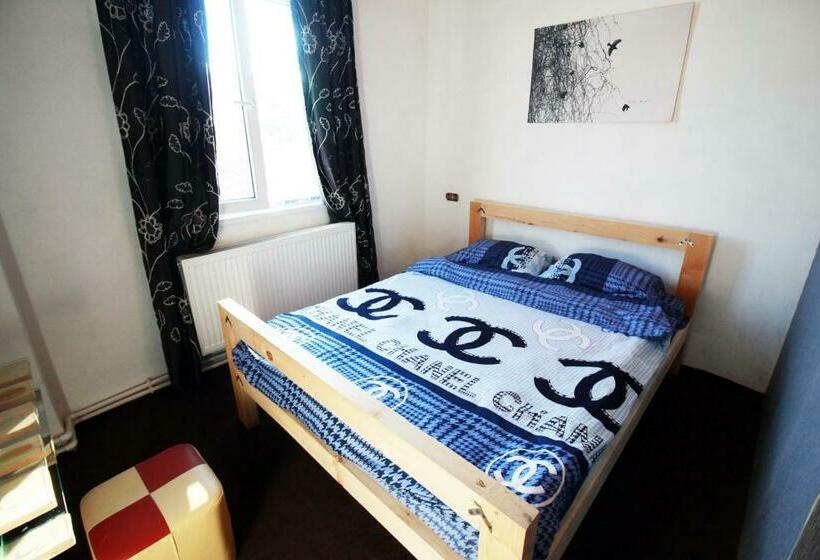 اتاق استاندارد, Sheni Hostel