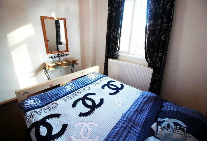 اتاق استاندارد, Sheni Hostel