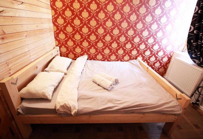 Economy Quadruple Room, Sheni Hostel