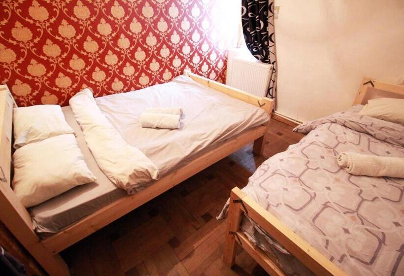 Economy Quadruple Room, Sheni Hostel