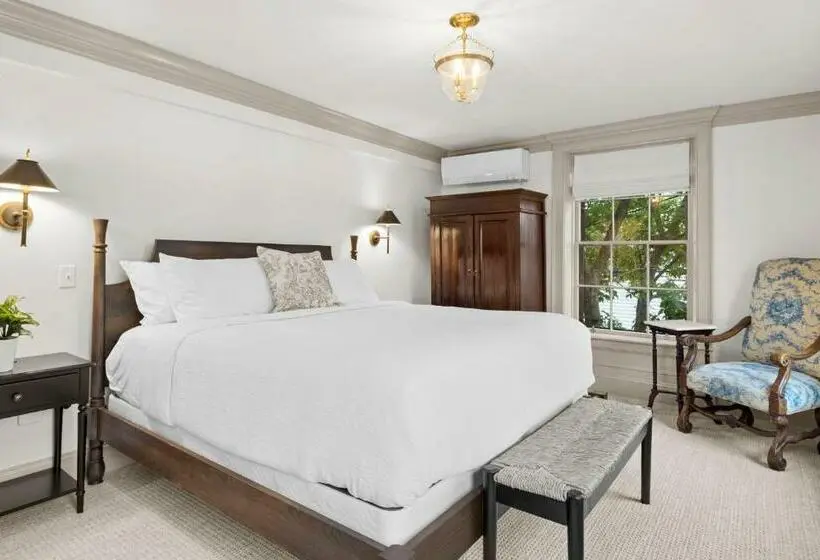 スーペリアースイート, The Davenport Inn