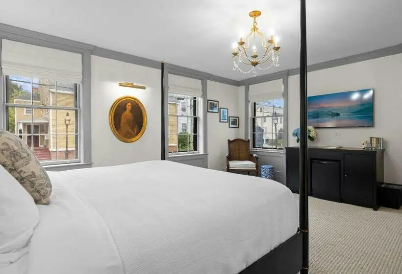 スーペリアースイート, The Davenport Inn