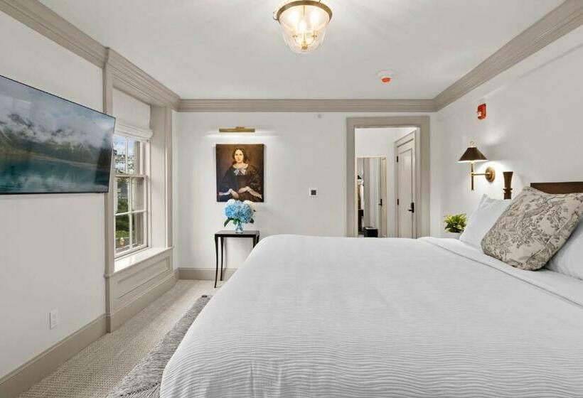 수피리어 스위트, The Davenport Inn