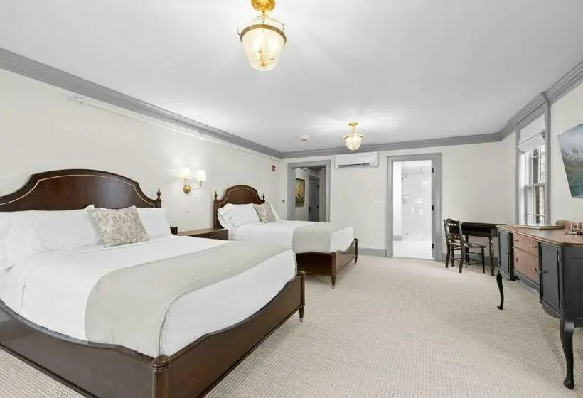 デラックススイート, The Davenport Inn