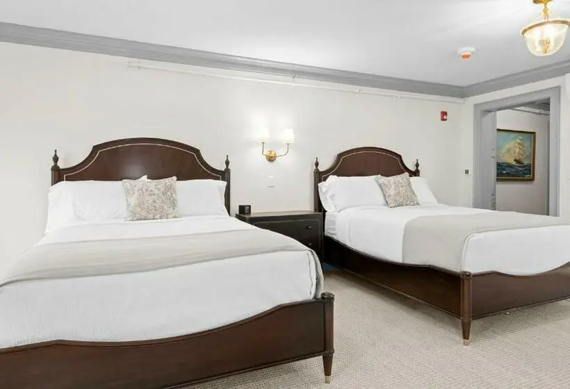 デラックススイート, The Davenport Inn