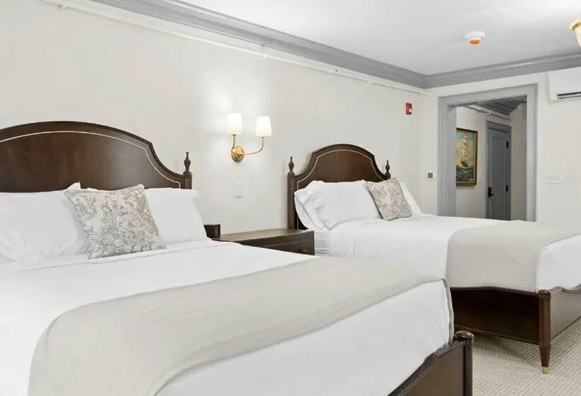 デラックススイート, The Davenport Inn