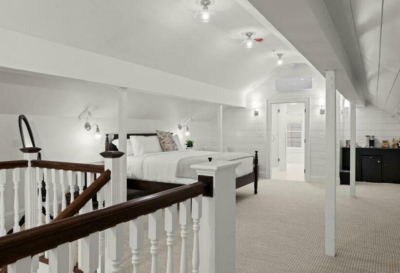 이그제큐티브 스위트, The Davenport Inn