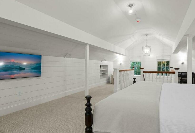 이그제큐티브 스위트, The Davenport Inn