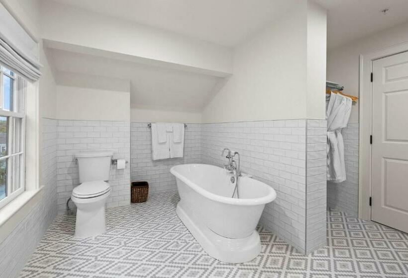 이그제큐티브 스위트, The Davenport Inn