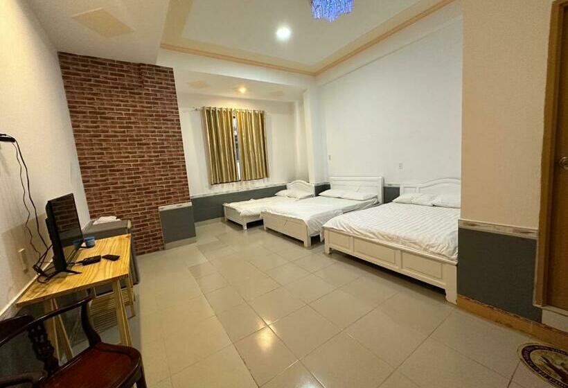 اتاق خانوادگی, Homestay 888