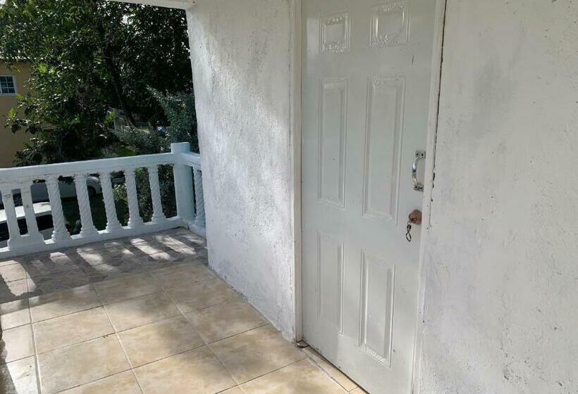 استودیو استاندارد با بالکن, Dunbars Villa   Rooms