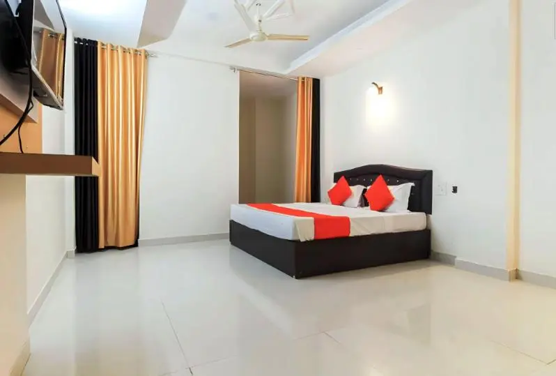 Quarto Economy, Krishna Cottage, Vrindavan