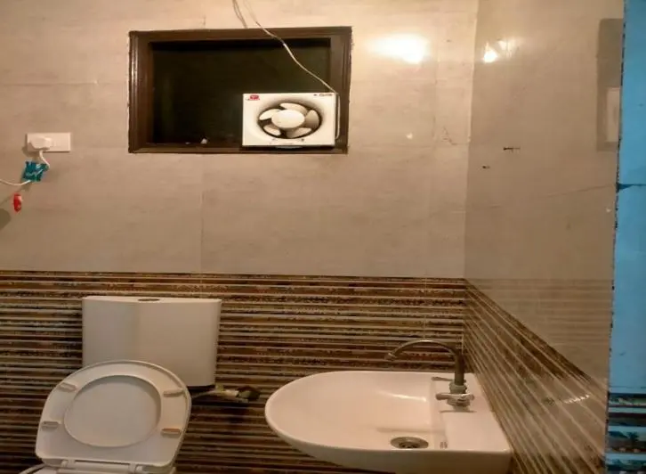 Quarto Economy, Krishna Cottage, Vrindavan