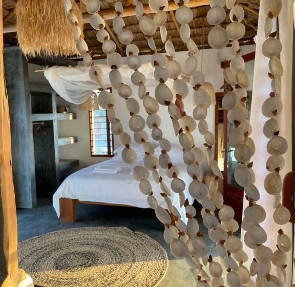 بانگلوی لوکس, La Dune Des Songes