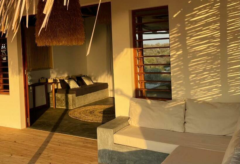 بانگلوی لوکس, La Dune Des Songes