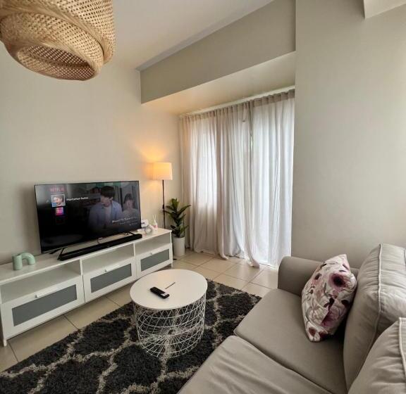 דירת חדר, Huge 1bedroom Condotel W Balcony Near Smart Araneta Coliseum