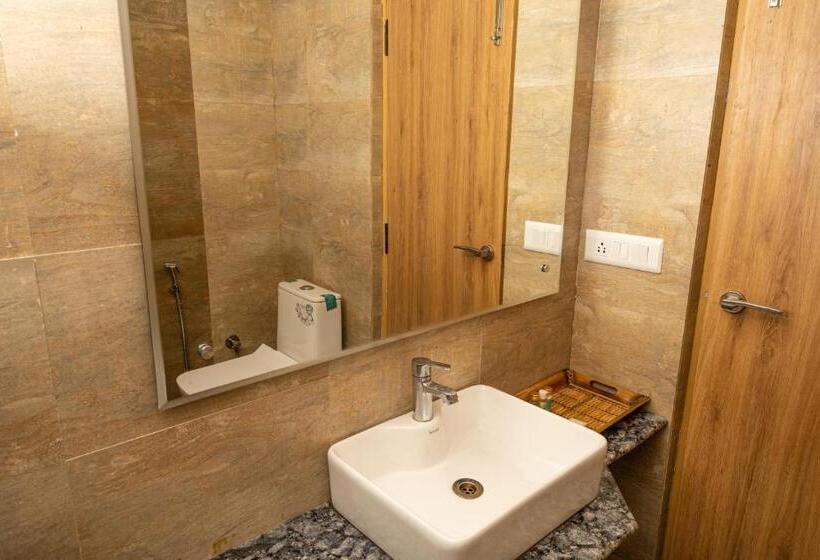 اتاق استاندارد, The Roar Resort