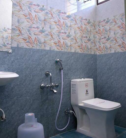 Люкс с Балконом, Le Premier Inn With A Swimming Pool , Beside The Bay !