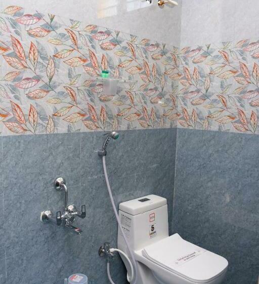 Трехместный Президентский, Le Premier Inn With A Swimming Pool , Beside The Bay !