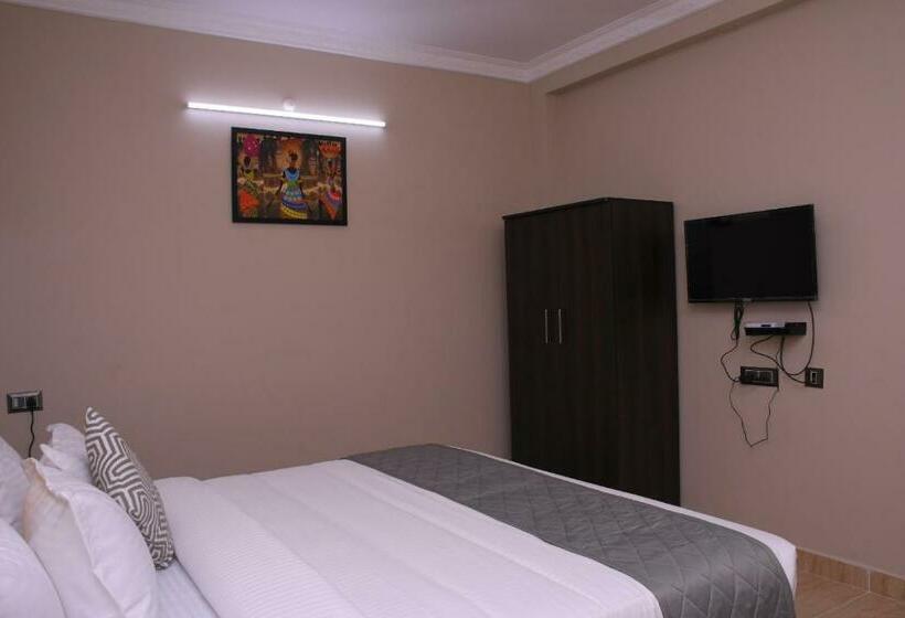 行政三人间, Le Premier Inn   With A Swimming Pool , Beside The Bay !