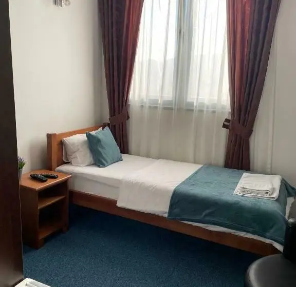 اتاق استاندارد یک نفره, Garni Hotel Niksic