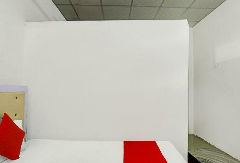 三人经典房间, Oyo Flagship Vijay Laxmi