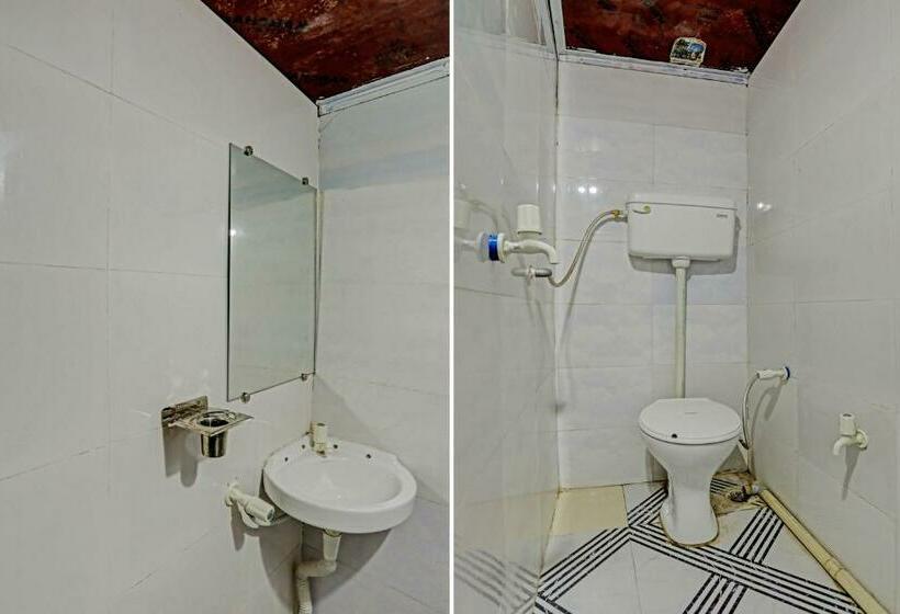 三人经典房间, Oyo Flagship Vijay Laxmi