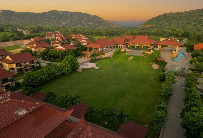 バルコニー付きスタンダードルーム, Ananta Spa & Resort Jaipur