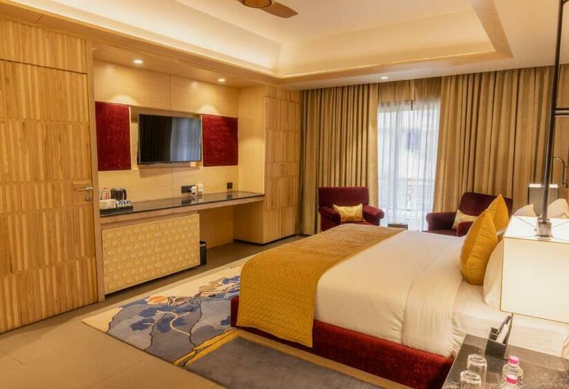 バルコニー付きスタンダードルーム, Ananta Spa & Resort Jaipur