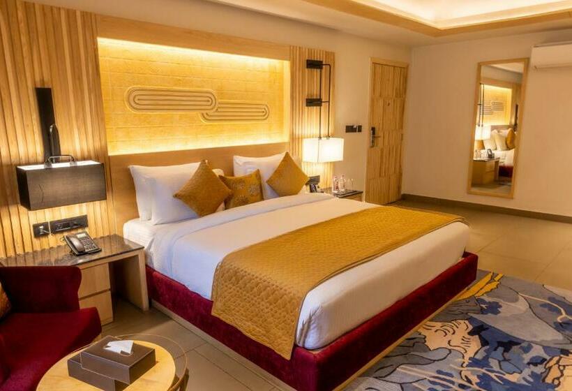 バルコニー付きスタンダードルーム, Ananta Spa & Resort Jaipur