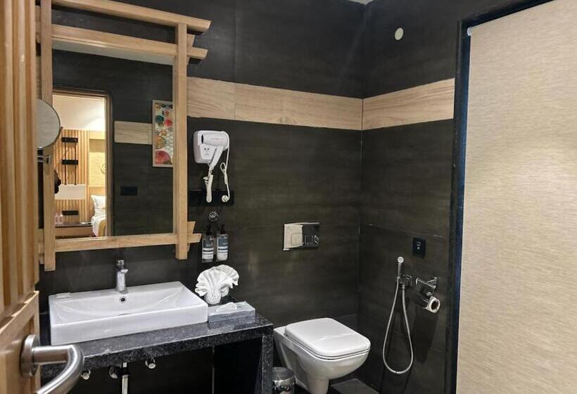 バルコニー付きデラックスルーム, Ananta Spa & Resort Jaipur