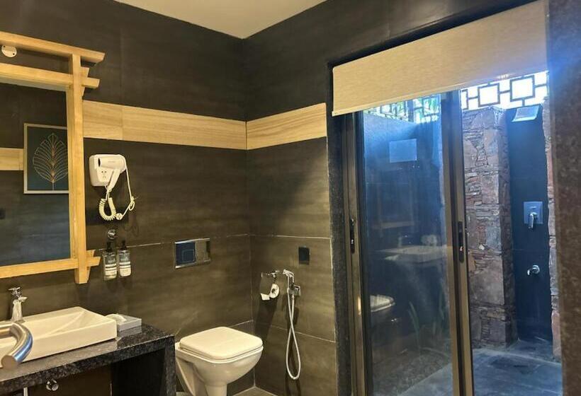 バルコニー付きデラックスルーム, Ananta Spa & Resort Jaipur