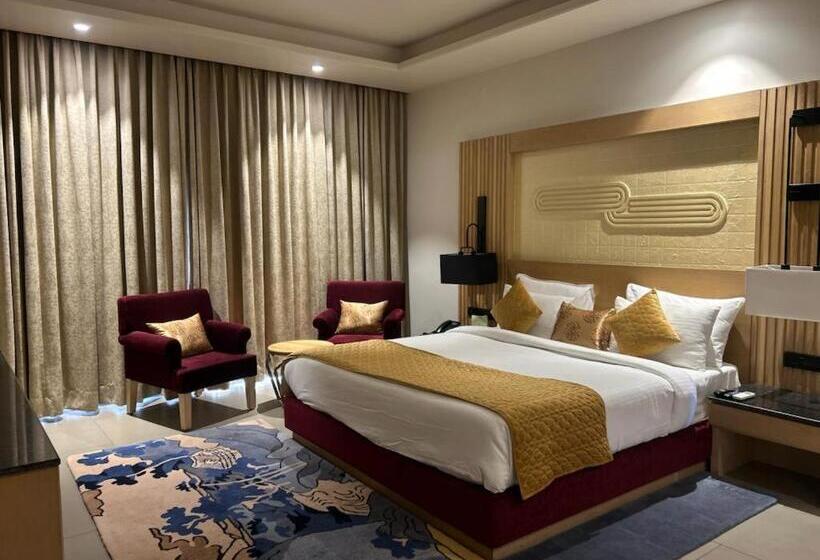 バルコニー付きデラックスルーム, Ananta Spa & Resort Jaipur