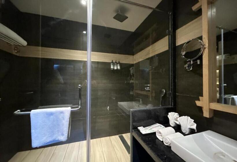 バルコニー付きスタンダードルーム, Ananta Spa & Resort Jaipur