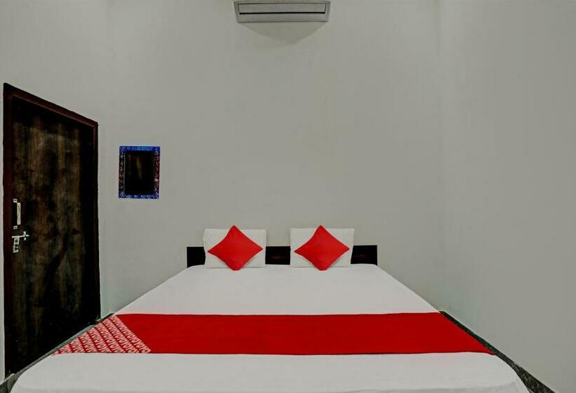 Трехместный Номер Классика, Oyo Flagship The Crown Plaza