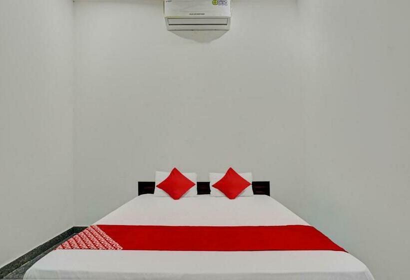 Трехместный Номер Классика, Oyo Flagship The Crown Plaza