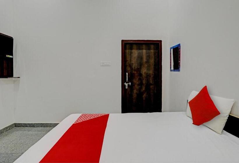 Трехместный Номер Классика, Oyo Flagship The Crown Plaza