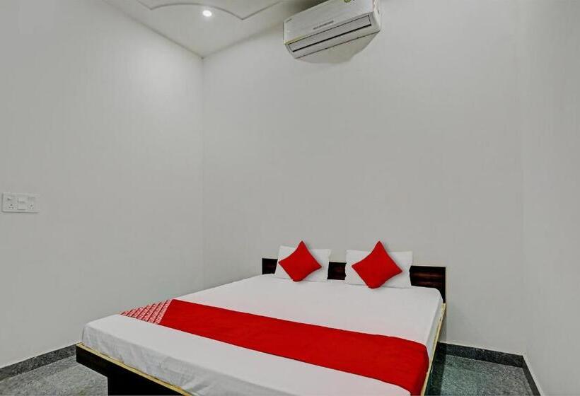 Трехместный Номер Классика, Oyo Flagship The Crown Plaza