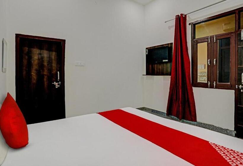 Трехместный Номер Классика, Oyo Flagship The Crown Plaza