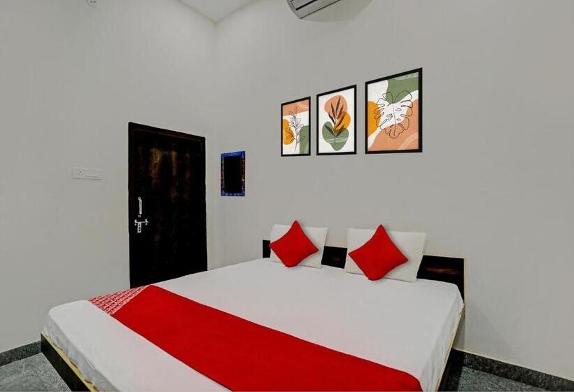 Трехместный Номер Классика, Oyo Flagship The Crown Plaza