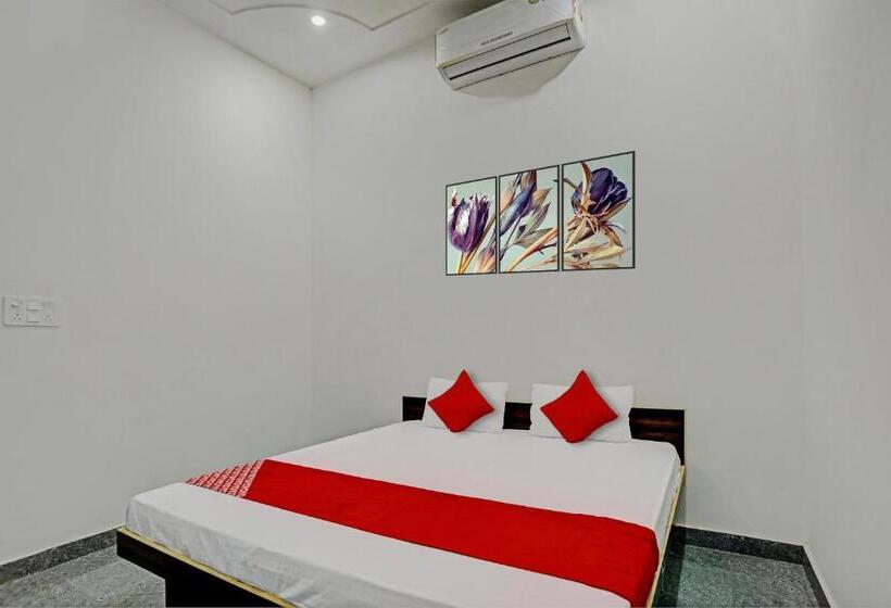 Трехместный Номер Классика, Oyo Flagship The Crown Plaza