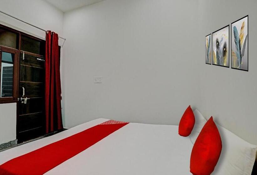 Трехместный Номер Классика, Oyo Flagship The Crown Plaza