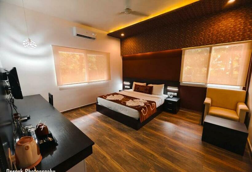 اتاق لوکس, Tiger Trails Thekkady