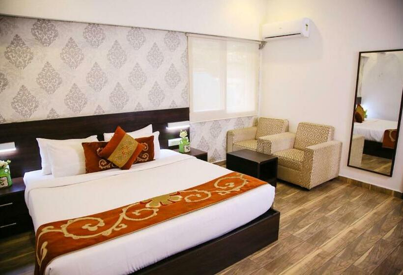 اتاق لوکس, Tiger Trails Thekkady