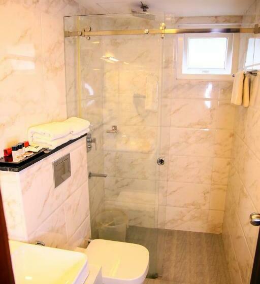 اتاق لوکس, Tiger Trails Thekkady