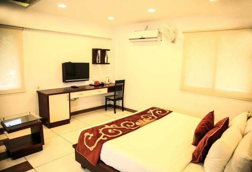 اتاق لوکس, Tiger Trails Thekkady