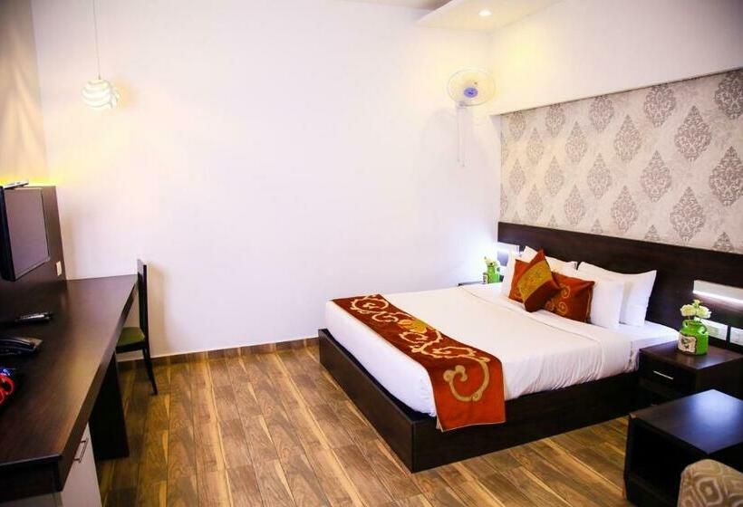 اتاق لوکس, Tiger Trails Thekkady