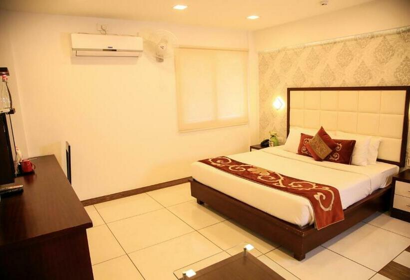 اتاق لوکس, Tiger Trails Thekkady